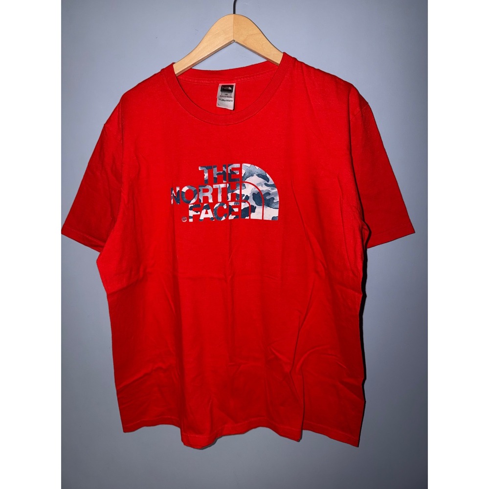 The North Face Mens Red Graphic T-Shirt Blue Camo Logo Short Sleeve Tee Large